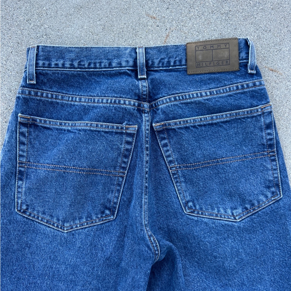 Vintage Tommy Hilfiger Men's Deep Blue Loose Fit Jeans Size 31/30 - Picture 8 of 9